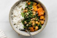 Hearty Slow Cooker Chickpea Pumpkin Curry