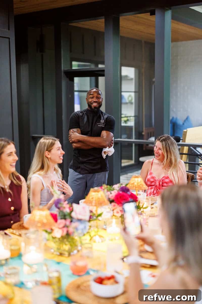 Fresh Air Retreat Recap: Highlights from Atlanta, GA 16 people laughing at a dinner table.