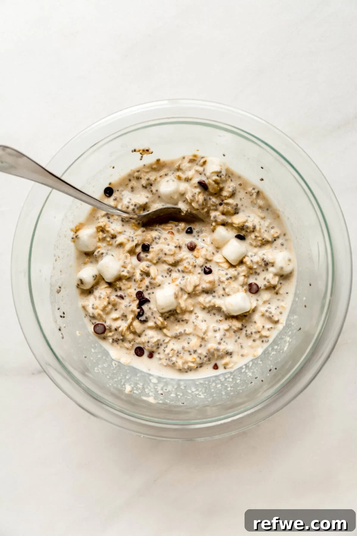 S'mores Overnight Oats with Chocolate and Marshmallow 7 S'mores overnight oats.