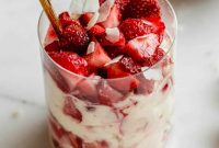 Mini Strawberry Cheesecake Pudding Jars